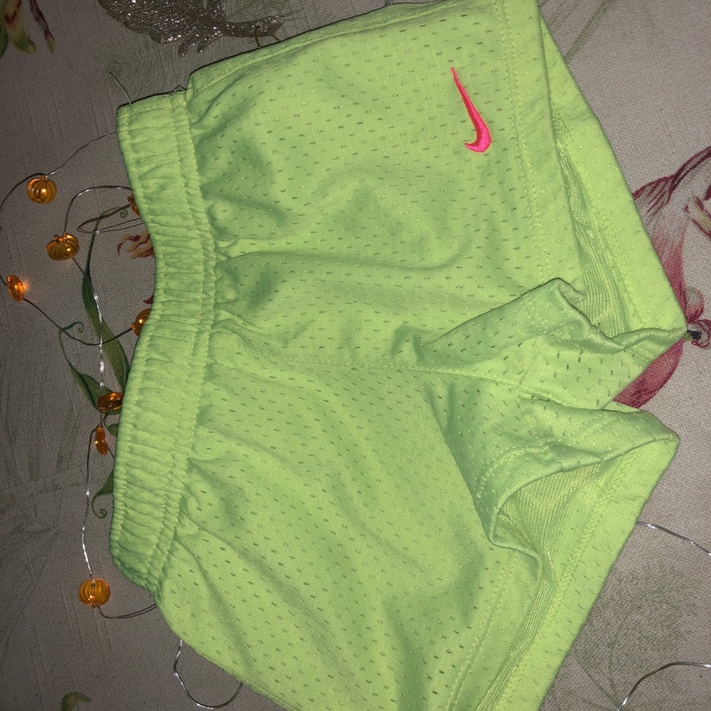 Neon Nike shorts 4T